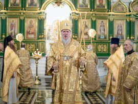 Божественная литургия в Неделю 7-ю по Пятидесятнице