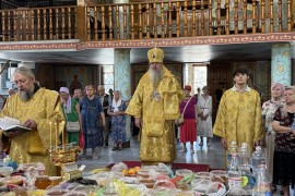 Начало Успенского поста. Происхождение (изнесение) Честных Древ Животворящего Креста Господня. Архиерейское служение