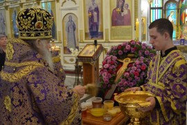 Изнесение честных древ Животворящего Креста Господня. Медовый Спас и начало Успенского поста