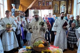 Архиепископ Амфилохий возглавил престольное торжество Преображенского храма города Шемонаихи