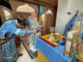 В праздник Успения Пресвятой Богородицы Управляющий епархии совершил Литургию в Троицком храме села Железинка