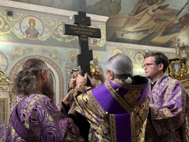 В праздник Воздвижения Креста Господня епископ Чимкентский и Туркестанский Хрисанф совершил богослужение в Свято-Никольском кафедральном соборе г. Шымкента
