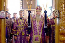 Архиерейская Литургия в праздник Воздвижения Честного Креста Господня