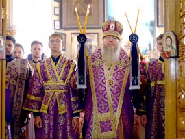 Архиерейская Литургия в праздник Воздвижения Честного Креста Господня