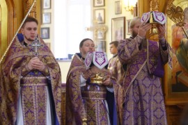 Архиерейская Литургия в Неделю по Воздвижении