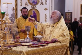 Архиепископ Варнава совершил воскресную Божественную литургию в Благовещенском кафедральном соборе Павлодара
