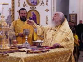 Архиепископ Варнава совершил воскресную Божественную литургию в Благовещенском кафедральном соборе Павлодара