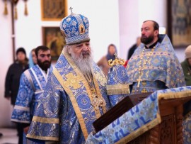 В день празднования Казанской иконы Пресвятой Богородицы архиепископ Варнава совершил Литургию в главном храме епархии