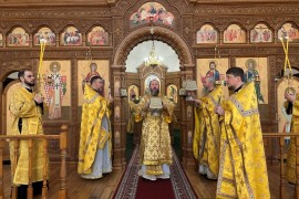 Архиепископ Амфилохий возглавил служение Божественной Литургии в Андреевском кафедральном соборе в Неделю 21-ю по Пятидесятнице