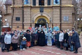 В престольный праздник Казанского храма в Кызылорде епископ Игнатий возглавил праздничную Божественную литургию
