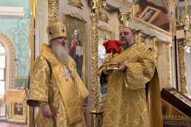 Архиерейское служение в день памяти бессребреников и чудотворцев Космы и Дамиана