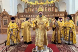 Архиепископ Амфилохий совершил Божественную Литургию в Андреевском кафедральном соборе