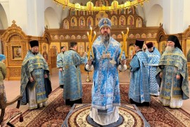 Архиепископ Амфилохий совершил Божественную Литургию в день праздника Введения во храм Пресвятой Богородицы