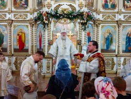 В день праздника Рождества Христова епископ Игнатий совершил Божественную литургию в Никольском соборе Актобе