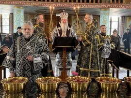 Епископ Чимкентский и Туркестанский Хрисанф совершил Литургию Преждеосвященных Даров и чин освящения колива