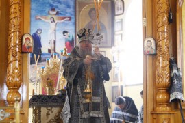 Высокопреосвященный архиепископ Владимир совершил Литургию Преждеосвященных Даров и чин освящения колива в главном храме Северного Казахстана