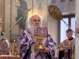 В Неделю Крестопоклонную Высокопреосвященнейший Варсонофий, архиепископ Кокшетауский и Акмолинский совершил Литургию в Воскресенском кафедральном соборе Кокшетау