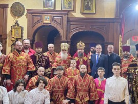 В Пасхальную ночь епископ Вианор совершил праздничное богослужение в кафедральном соборе Михаила Архангела г. Уральска