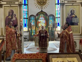В день Радоницы в Благовещенском кафедральном соборе совершили Литургию и пасхальное поминовение усопших
