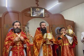 Божественная литургия в храме поселка Красный Кордон