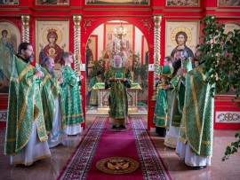Праздник Святой Живоначальной Троицы в главном храме Костанайской епархии