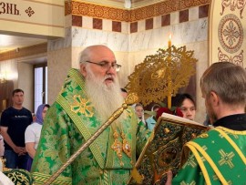В праздник Святой Троицы Его Высокопреосвященство, Высокопреосвященнейший архиепископ Варсонофий совершил Литургию в кафедральном соборе Воскресения Христова г. Кокшетау