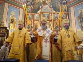 Архиепископ Усть-Каменогорский и Семипалатинский Амфилохий сослужил митрополиту Томскому и Асиновскому Ростиславу за Божественной Литургией в Петропавловском соборе г.Томска