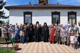 В Неделю 2-ю по Пятидесятнице, в день памяти Всех святых, в земле Русской просиявших, Высокопреосвященнейший архиепископ Варсонофий совершил Божественную литургию в храме Владимирской иконы Божией Матери в селе Балкашино