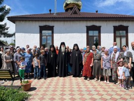 В Неделю 2-ю по Пятидесятнице, в день памяти Всех святых, в земле Русской просиявших, Высокопреосвященнейший архиепископ Варсонофий совершил Божественную литургию в храме Владимирской иконы Божией Матери в селе Балкашино