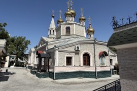 В день памяти святого равноапостольного князя Владимира епископ Чимкентский и Туркестанский Хрисанф совершил Божественную Литургию в Свято-Никольском кафедральном соборе г. Шымкента