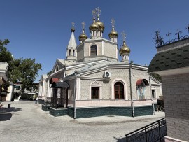 В день памяти святого равноапостольного князя Владимира епископ Чимкентский и Туркестанский Хрисанф совершил Божественную Литургию в Свято-Никольском кафедральном соборе г. Шымкента