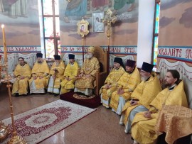 В Актобе молитвенно отметили престольный праздник Никольского собора