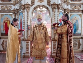 Епископ Игнатий совершил воскресную Литургию в Никольском соборе Актюбинска